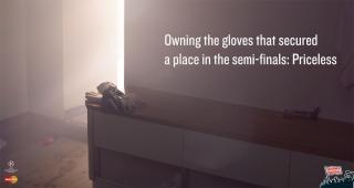 MasterCard: gloves