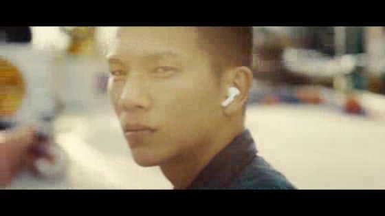 Apple AirPods Pro: Jump