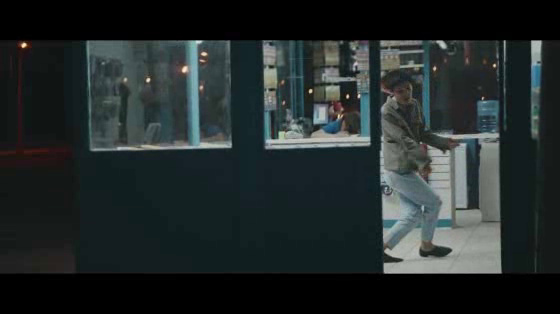 Uniqlo: Distressed Denim