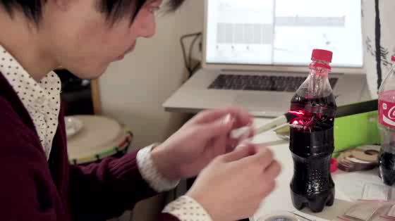 Coca Cola: Coca-Cola ® Remix Bottle