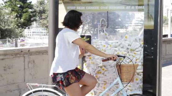 Cancer Council NSW: Sunscreen Claw Machine