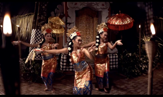 tiket.com: Balinese Dancers