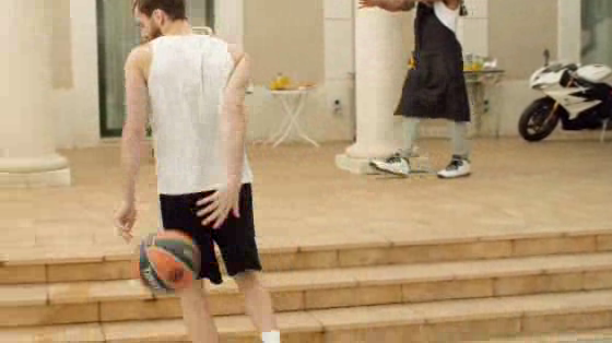 Turkish Airlines: Pool Dunk
