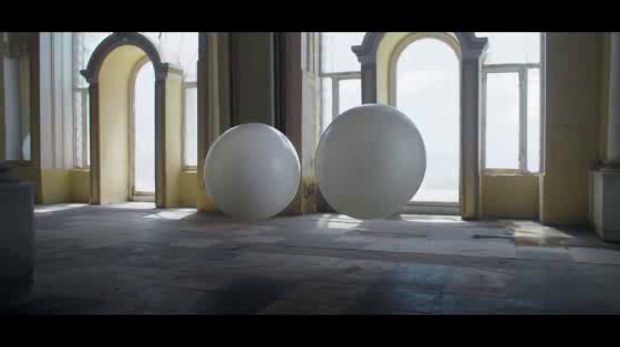 Sony Bravia 4K: Glitter Balloons