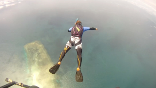 Tropical North Queensland: 1 Day in Paradise -- Scuba Skydiving. Gulliver Page.
