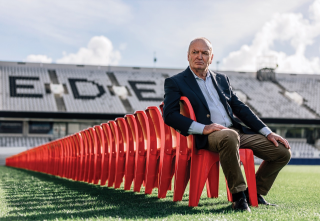 New Zealand Blood Service: World's Biggest Reserve Bench