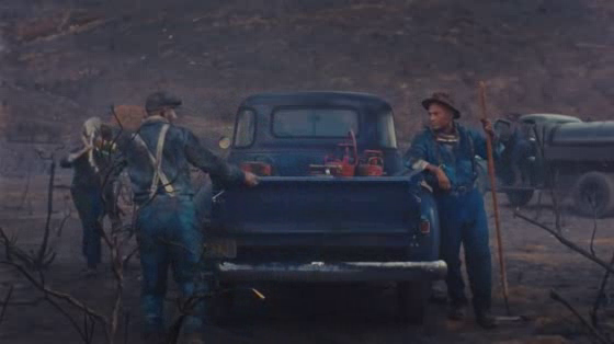 Chevrolet Silverado: Tailgates
