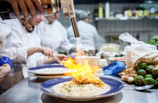 Hellmann's Mayonnaise: The Restaurant With No Food
