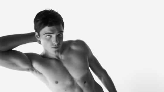 Calvin Klein: #MYCALVINS IRL