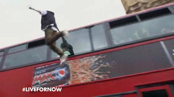 Pepsi Max: Bus Levitation