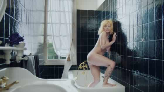Canal X: Bathroom