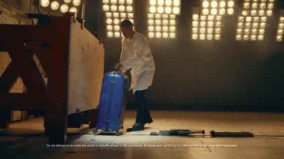 Samsonite: Samsonite vs The Crusher