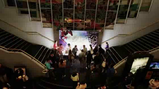 Mentos Tropical Rainbow: Amazing Cinema Ad: Amazing Me!