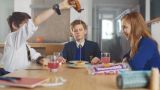 Warburtons Pancakes: Three's a Crowd
