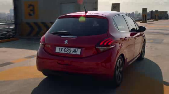 Peugeot 208: Everyone Needs a Hand in The City