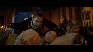 BeeTV: Everyone's watching. Vampire movie