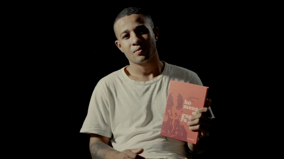Editora Carambaia: The Prision Reviews