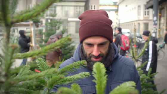 Red Cross: The Christmas Supporter