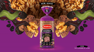 Moderna: Feed the pleasure of living - Blackberries and walnuts