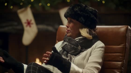 Hudson's Bay: The Gifting Guru with Annie Murphy and Catherine O'Hara