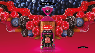 Moderna: Feed the pleasure of living - red fruits and almonds