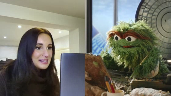 United Airlines: Oscar The Grouch, Chief Trash Officer
