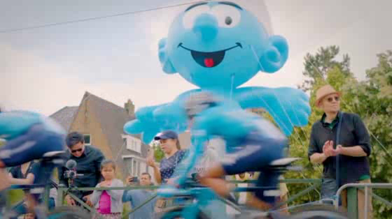 Tourism of Belgium: Le Tour of the Photobomb