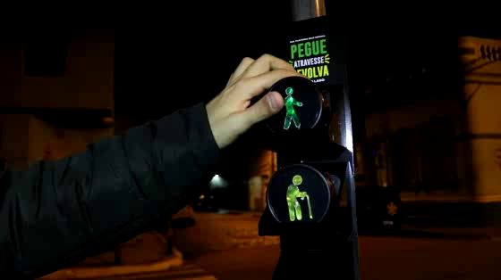 Renault: Illuminated Pedestrians