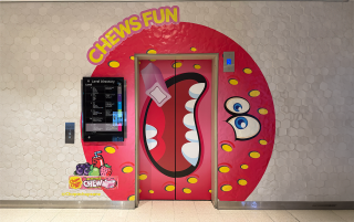 Chupa Chups: The Incredible Chewing Lift