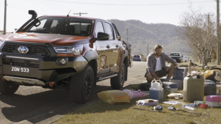 Toyota Hilux: Toyota Hilux - Retrace