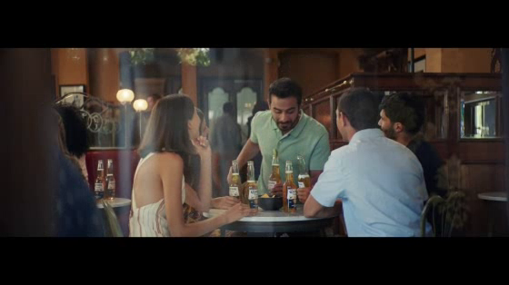 Corona Extra: Everybody's Welcome