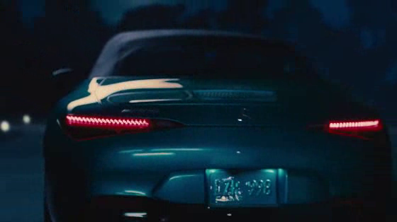 Mercedes-Benz: New Light