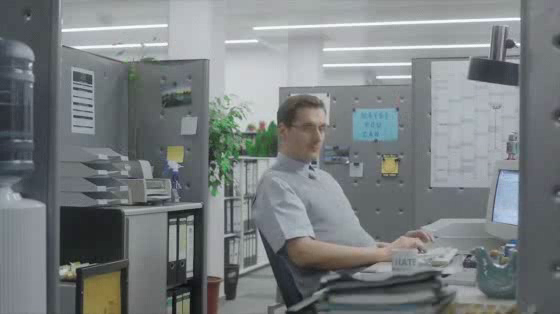 KAYAK: Don't make your life a .gif - office