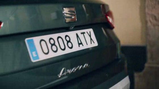 SEAT: The new SEAT Arona. Get carried away.